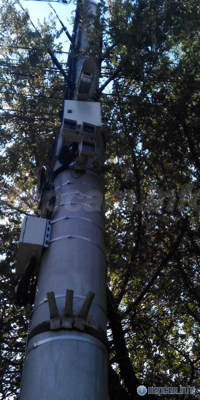 Птолемей (проезд на красный) на перекрестке Кача-Жукова, 3 ИК осветителя