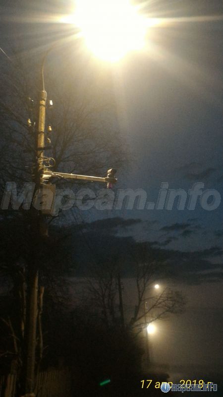 Судя по всему работает. Блок снизу светится красным.