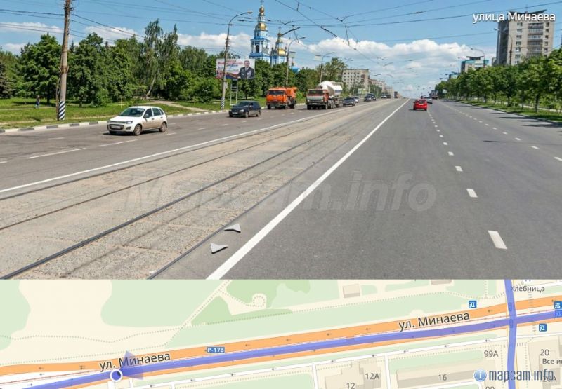 по три полосы в каждом направлении + трамвайные пути