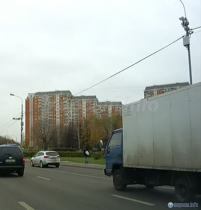 К остановке ближе перевесили.