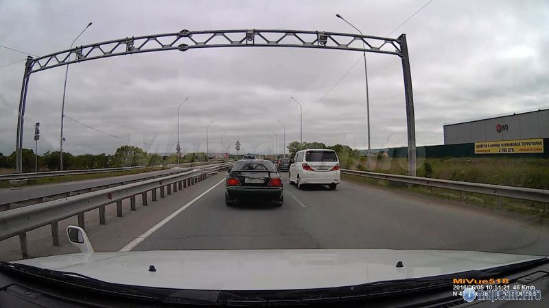 сразу за регулируемым пешеходным переходом