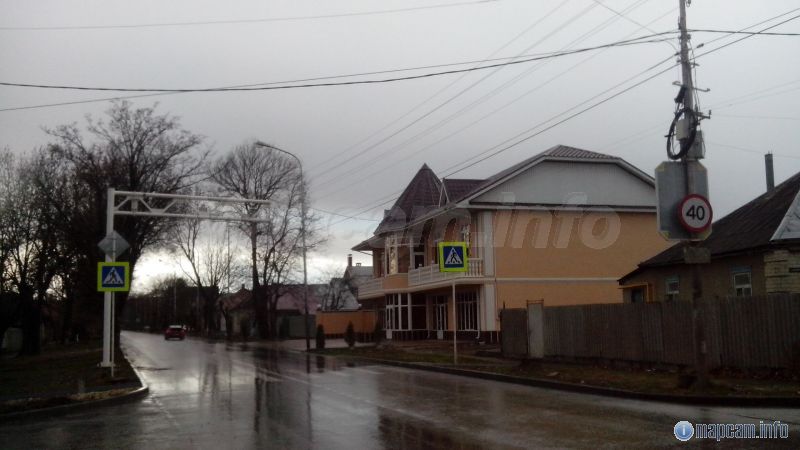 выберите на из двух наиболее подходящую.