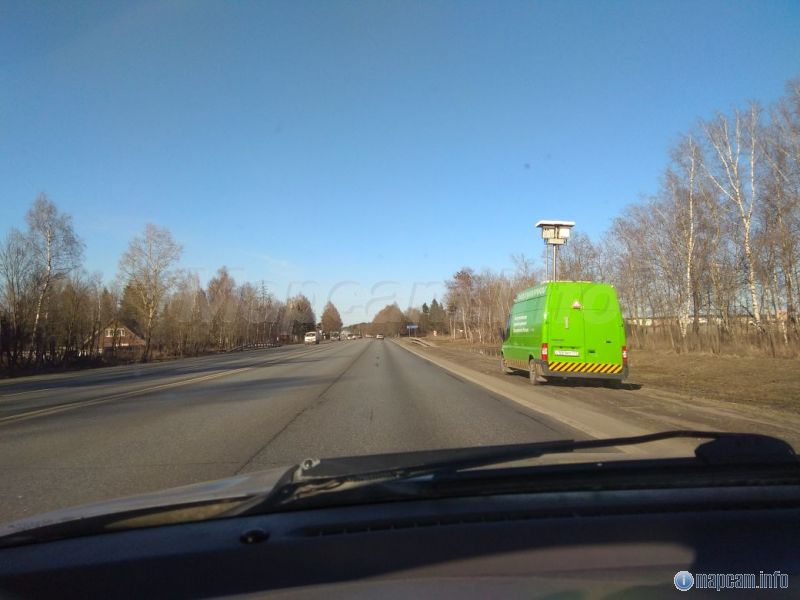 Теперь фургон зелёного цвета.