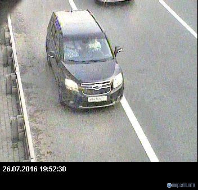 Функционирует! Хотел съехать на обочину, пересадить жену к ребенку, ибо тот капризничал. Поплатился за свою идею)