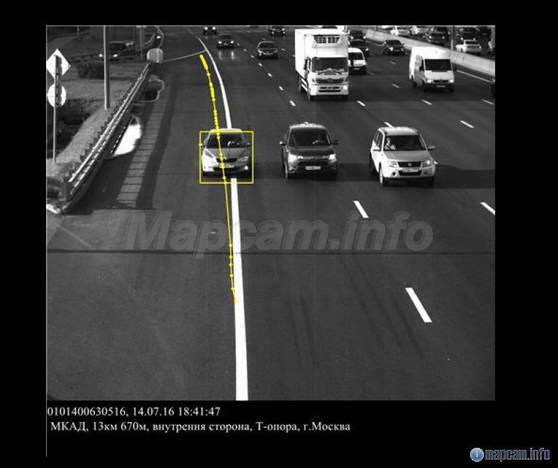 На обочину работает, обидно пассажира на остановке высадил, как на МКАД вернуться - непонятно